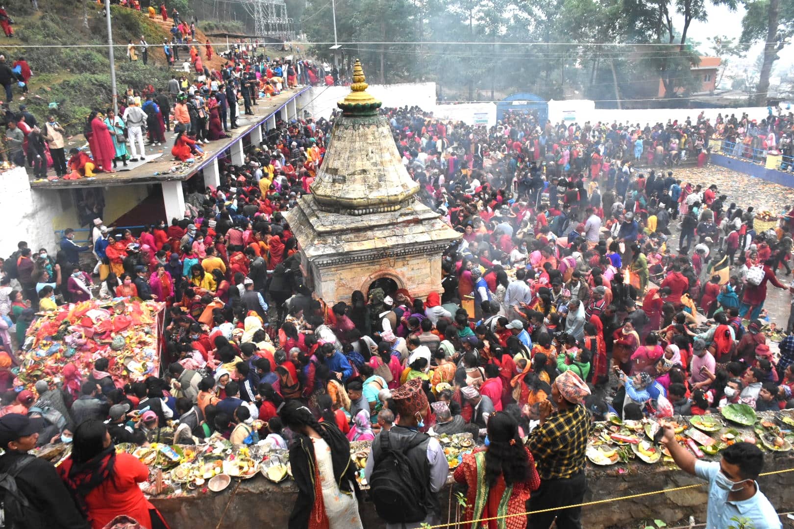 आमाको मुख हेर्ने दिन, मातातीर्थमा मेला (तस्वीरहरू)